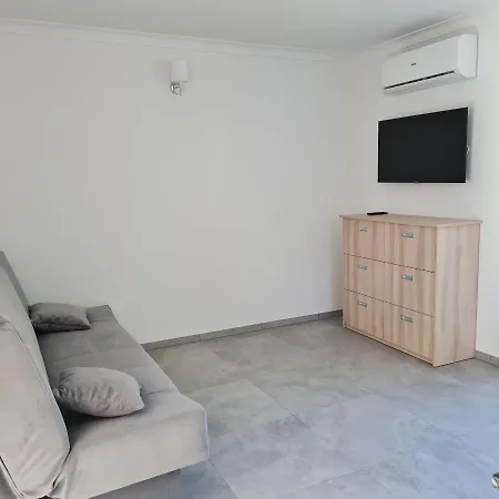 Apartment 15